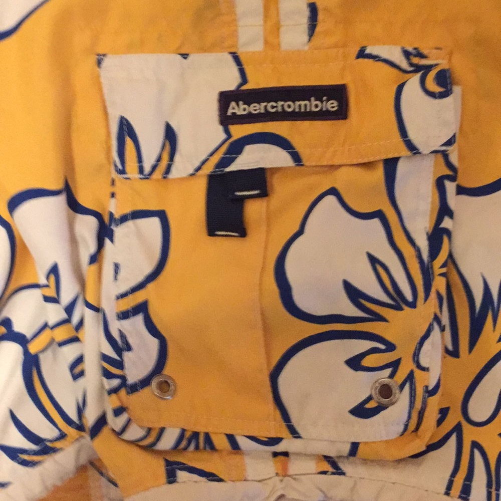 Abercrombie and Fitch Hawaiian board shorts - Picture 5 of 6